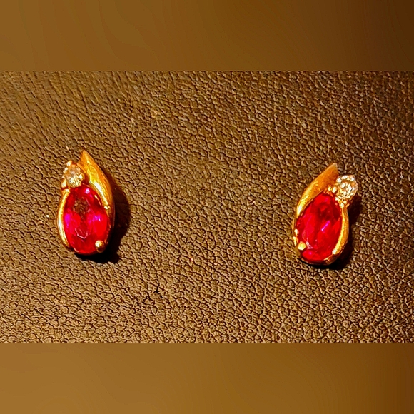 Ruby stud earrings - Picture 1 of 4